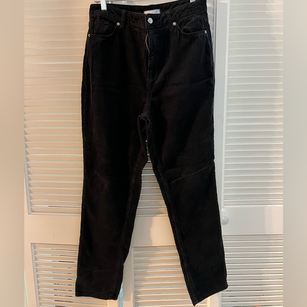 BDG HIGH RISE MOM JEAN FIT CORDUROY BLACK PANTS